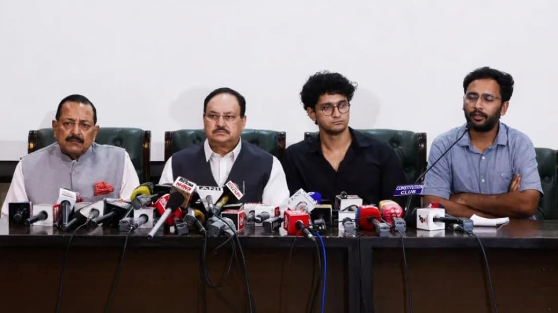 যন্তর মন্তরের আন্দোলন প্রত্যাহার করল ককরোচ জনতা পার্টি