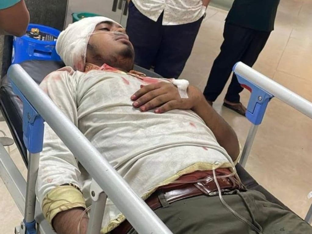 চট্টগ্রামে শিবির-বিএনপি সংঘর্ষ: ২ জন গুলিবিদ্ধসহ আহত ২০