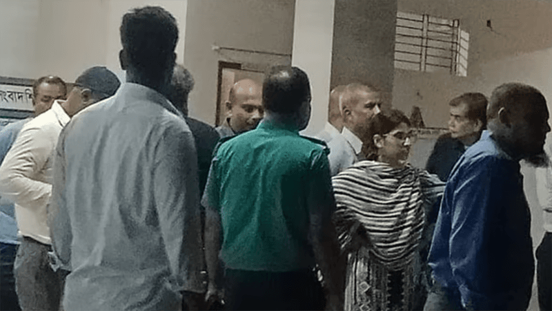 ৯ ঘন্টা পর মুক্ত করা হলো অবরুদ্ধ উপদেষ্টাদের