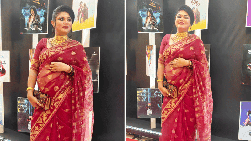 বেবি বাম্প নিয়ে অনুষ্ঠানে হাজির মৌসুমী হামিদ
