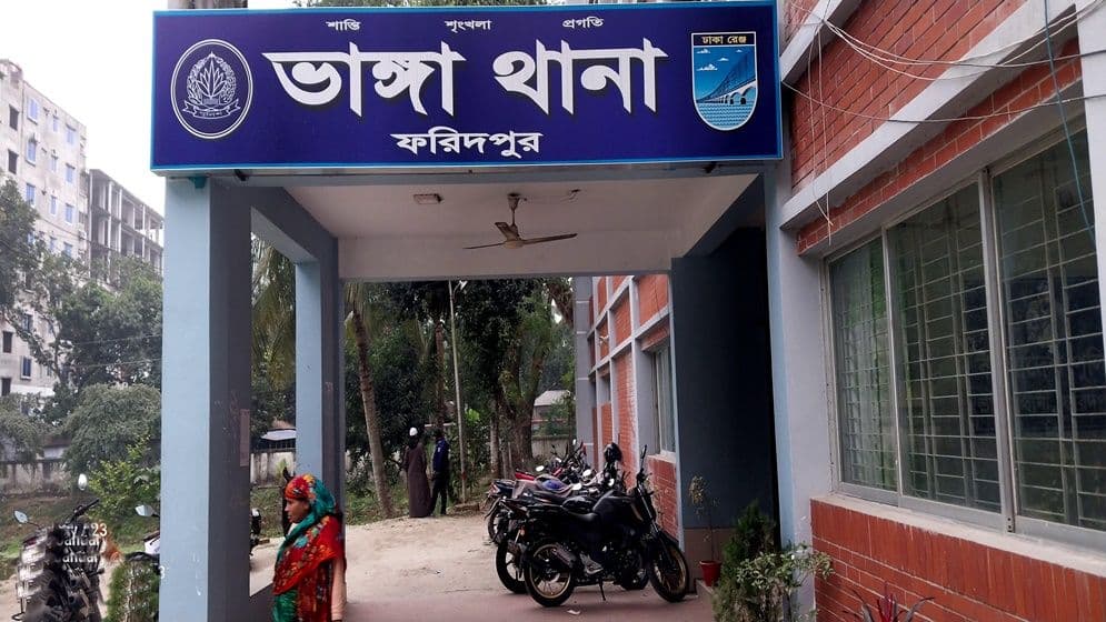 ভাঙ্গায় কাভার্ডভ্যান–ভ্যান মুখোমুখি সংঘর্ষে নিহত ১