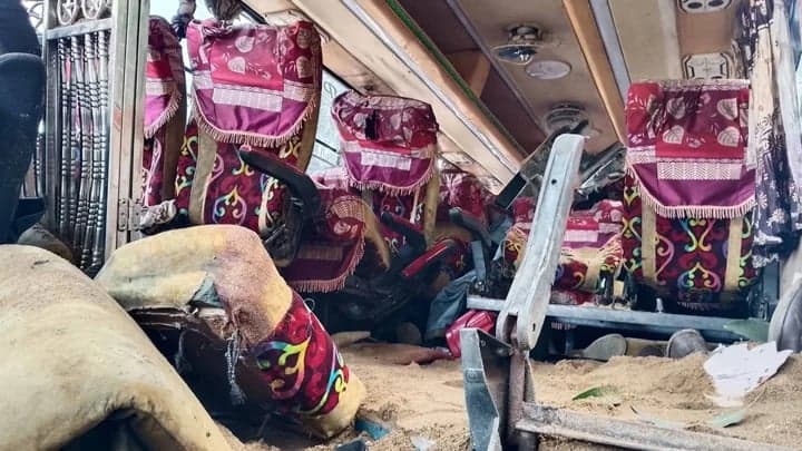 নাটোরে বাস-ট্রাক সংঘর্ষ: ১০ জনের মরদেহ শনাক্ত, তদন্ত কমিটি গঠন