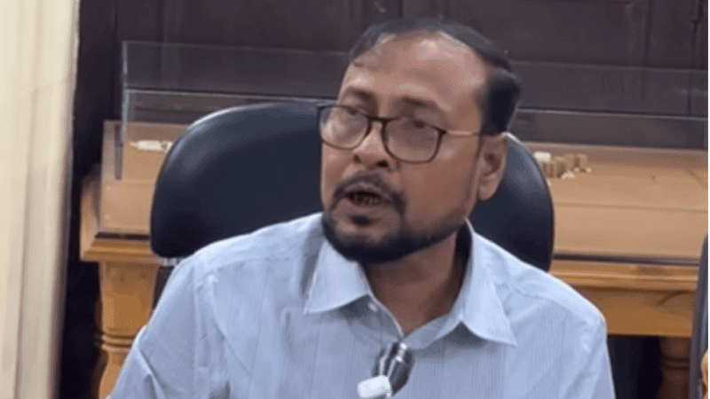 শান্ত করার চেষ্টা করেও কাউকে বোঝাতে পারিনি: সংবাদ সম্মেলনে জবি উপাচার্য