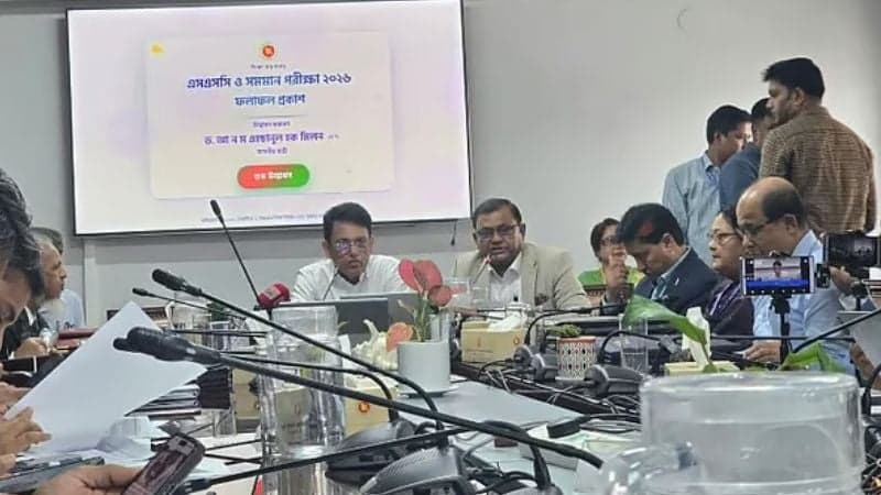 মন খুলে গান গাওয়া যায়, নম্বর দেওয়া যায় না: শিক্ষামন্ত্রী