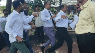 ঢাকার আদালতে বিএনপি-আওয়ামী লীগপন্থি আইনজীবীদের ধাক্কাধাক্কি, উত্তেজনা