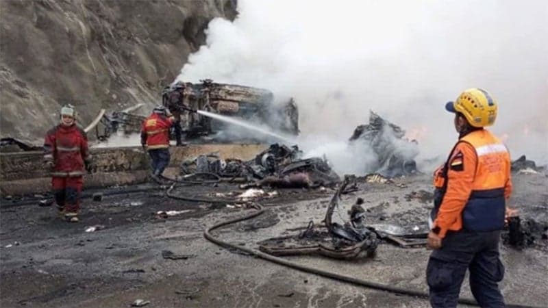 ভেনেজুয়েলায় সড়ক দুর্ঘটনায় যানবাহনে অগ্নিকাণ্ড, নিহত ১৬