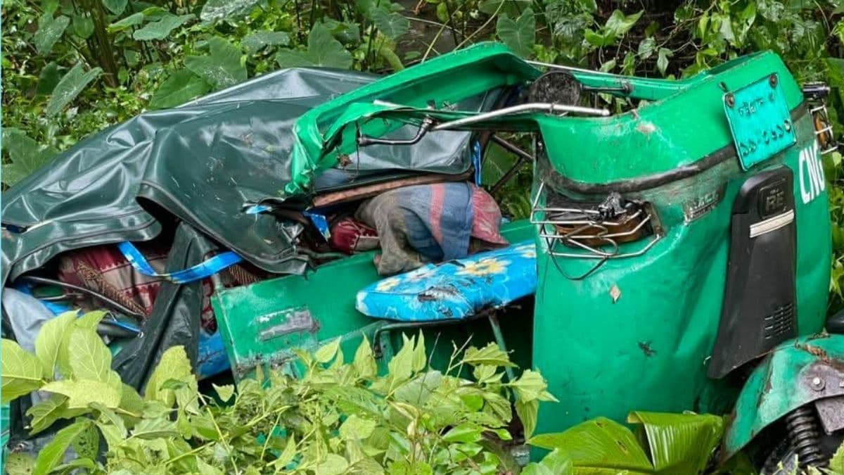 সীতাকুণ্ডে ট্রেনের ধাক্কায় মা–মেয়ের মৃত্যু