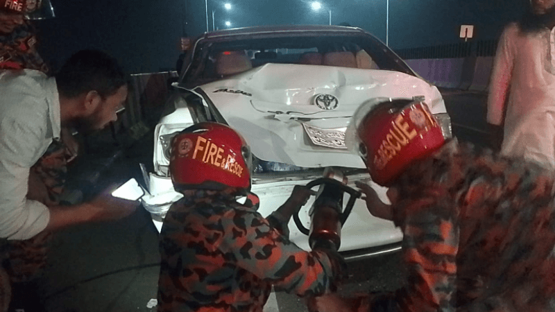 ঢাকা-মাওয়া এক্সপ্রেসওয়েতে একসাথে ৫ গাড়ির সংঘর্ষ