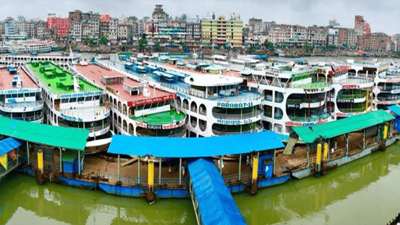 বৈরী আবহাওয়া: সদরঘাট ও পাটুরিয়া-দৌলতদিয়ায় ফেরি-লঞ্চ চলাচল বন্ধ