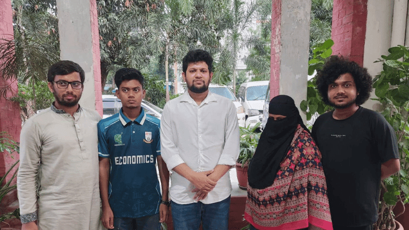 তথ্য উপদেষ্টাকে বোতল নিক্ষেপের ঘটনায় আটক শিক্ষার্থীকে ছেড়ে দিয়েছে পুলিশ