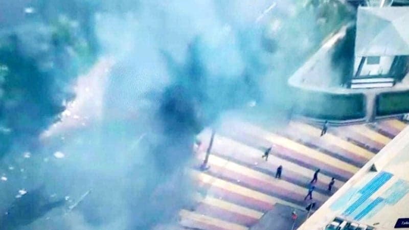 কেন্দ্রীয় পুলিশ হাসপাতালের প্রধান ফটকের সামনে আগুন দিয়েছে বিএনপি নেতাকর্মীরা