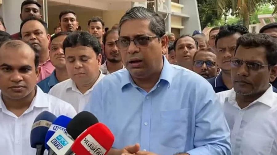 সারের সংকট নেই, কৃষকের অগ্রিম মজুতেই সাময়িক সমস্যা: প্রতিমন্ত্রী