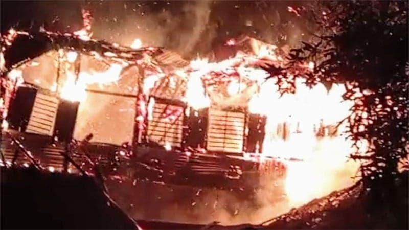 বান্দরবানে আগুনে পুড়ল সওজের কর্মচারী কলোনি