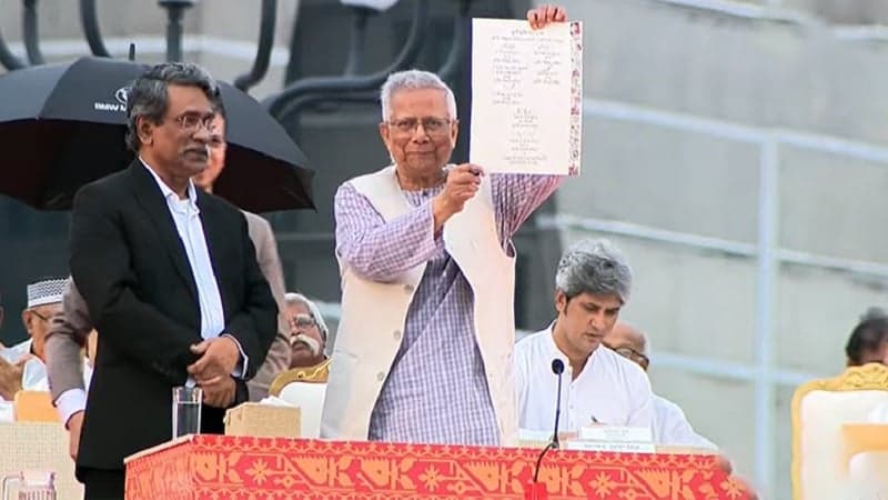 জুলাই জাতীয় সনদে স্বাক্ষর করলেন প্রধান উপদেষ্টা ও রাজনৈতিক নেতারা