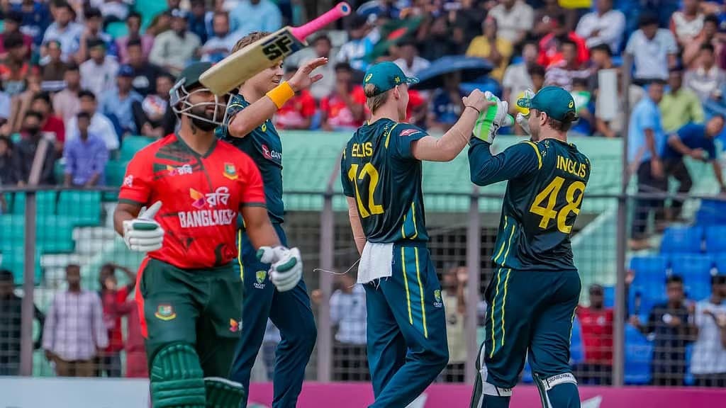 ব্যাটিং ব্যর্থতায় অস্ট্রেলিয়ার কাছে হার, হোয়াইটওয়াশ বাংলাদেশ