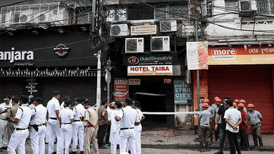 কলকাতায় আবাসিক হোটেলে আগুন, ইজারাদার গ্রেপ্তার