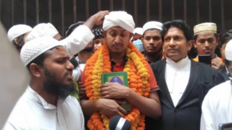 ধর্ষণ ও হত্যার হুমকি পাচ্ছেন ঢাবির সেই শিক্ষার্থী