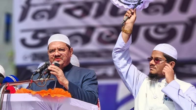 দাঁড়িপাল্লার এক পাল্লায় গোপনে আমেরিকা, আরেক পাল্লায় ভারত: চরমোনাই পীর