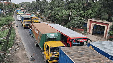 দীর্ঘ ১৫ কিলোমিটার যানজটে স্থবির ঢাকা-টাঙ্গাইল মহাসড়ক