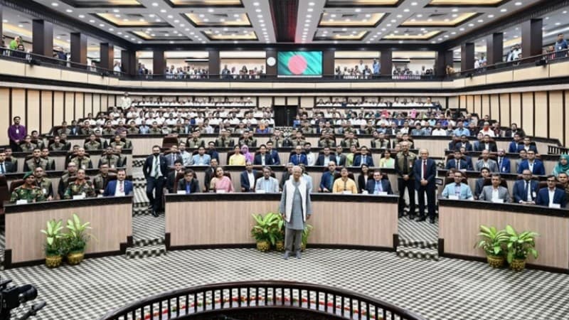 কর্মকর্তা ও কর্মচারীদের উদ্দেশ্যে বিদায়ী ভাষণ দিলেন প্রধান উপদেষ্টা