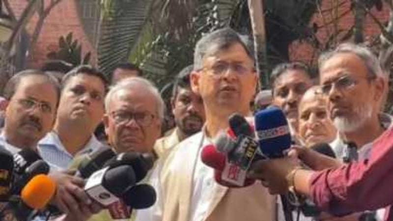 আহতদের দেখতে পঙ্গু হাসপাতালে বিএনপি নেতারা, অনুদান প্রদান