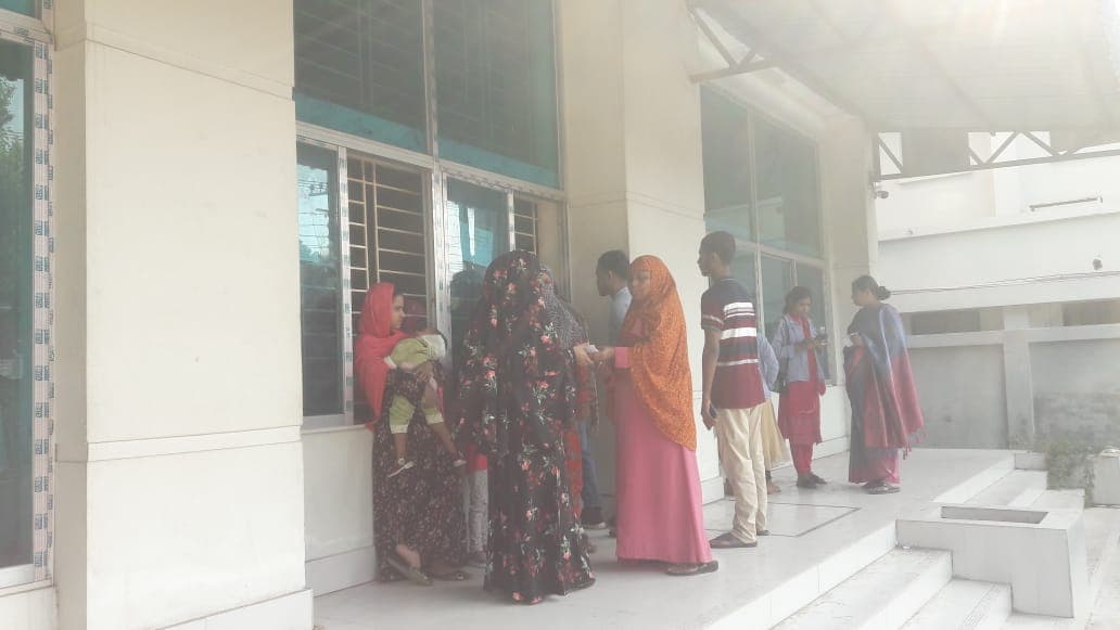 বগুড়ায় সরকারি হাসপাতালে রোগীকেই কিনতে হচ্ছে জলাতঙ্কের টিকা