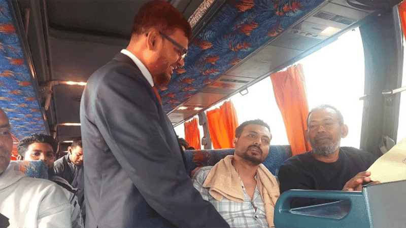লিবিয়া থেকে দেশে ফিরলেন আরও ১৭০ বাংলাদেশি