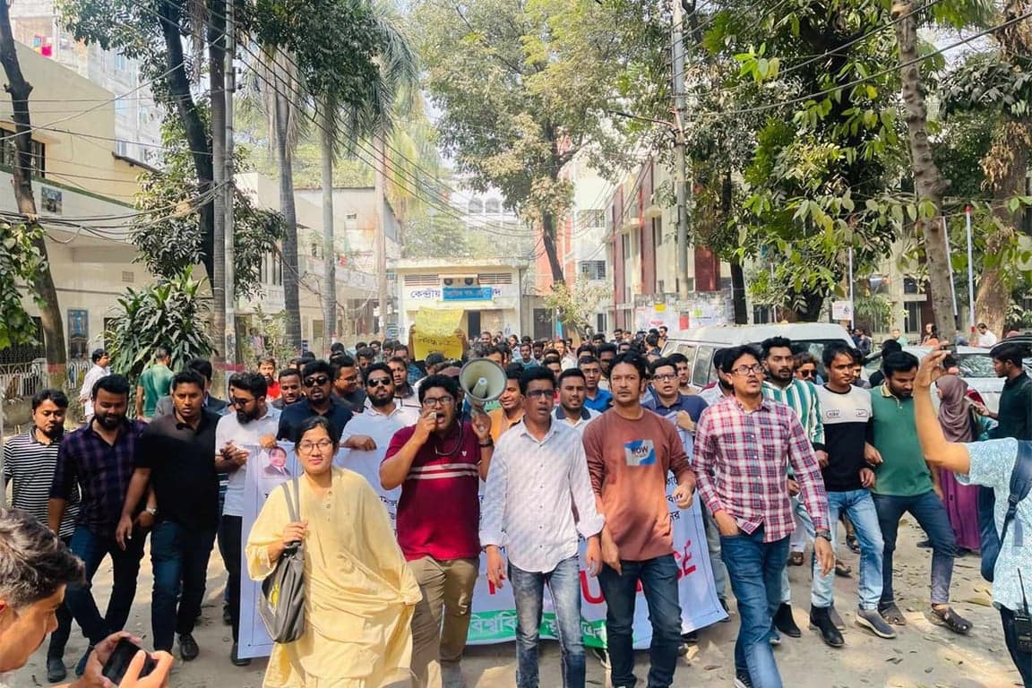 আওয়ামী লীগ-ছাত্রলীগের বিচারের দাবিতে সোচ্চার বিএনপি-ছাত্রদল