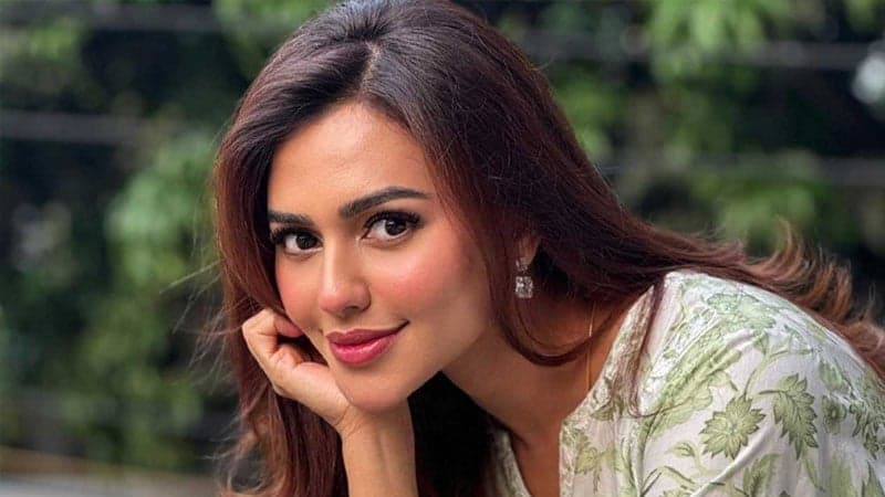 নুসরাত ফারিয়াকে নেয়া হলো ডিবি কার্যালয়ে