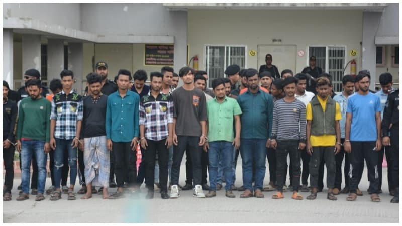 কিশোর গ্যাংয়ের ৫০ সদস্য গ্রেপ্তার