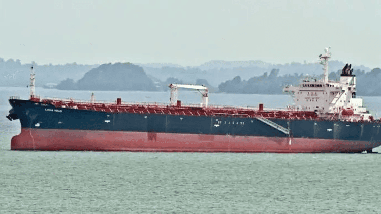 চট্টগ্রাম বন্দরে পৌঁছেছে এলপিজি ও এলএনজিবাহী দুই জাহাজ