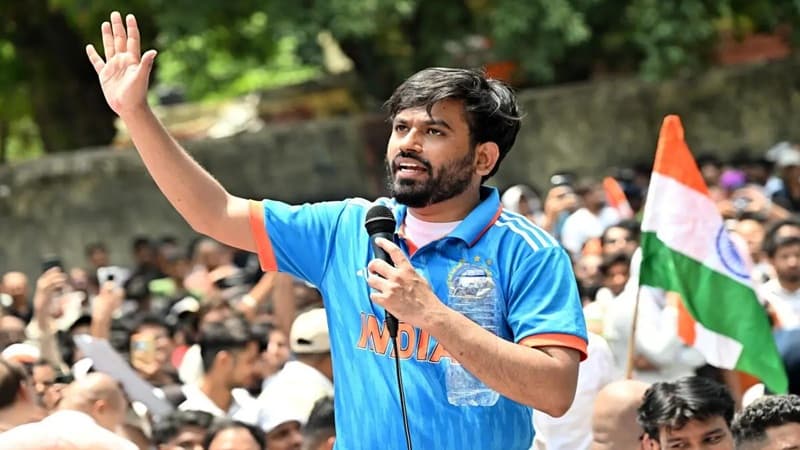 ১৫ আগস্ট থেকে নতুন করে আন্দোলনে নামছে ভারতের ‘ককরোচ পার্টি’