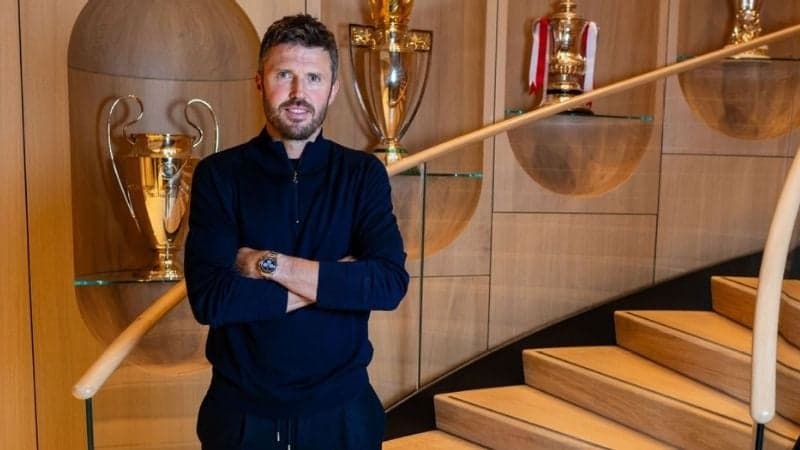 মৌসুম বাঁচাতে এবার ক্যারিকের শরণাপন্ন ম্যানইউ 