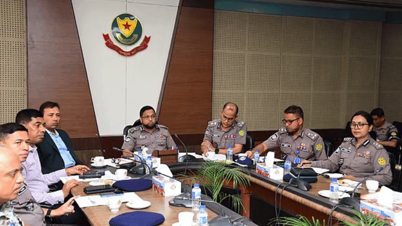 ঈদের সময় সড়কে খোঁড়াখুঁড়ি না করার আহ্বান ডিএমপি কমিশনারের