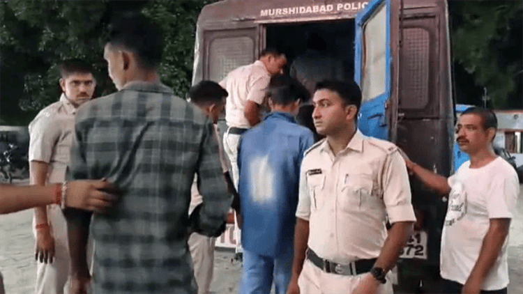 পশ্চিমবঙ্গে বাংলাদেশি সন্দেহে আটক ১৭