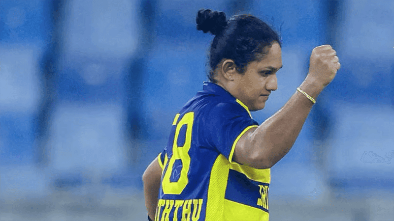 ৫ রানে ৭ উইকেট নিয়ে বিশ্বরেকর্ড করলেন চামারি আতাপাত্তু