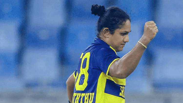 ৫ রানে ৭ উইকেট নিয়ে বিশ্বরেকর্ড করলেন চামারি আতাপাত্তু