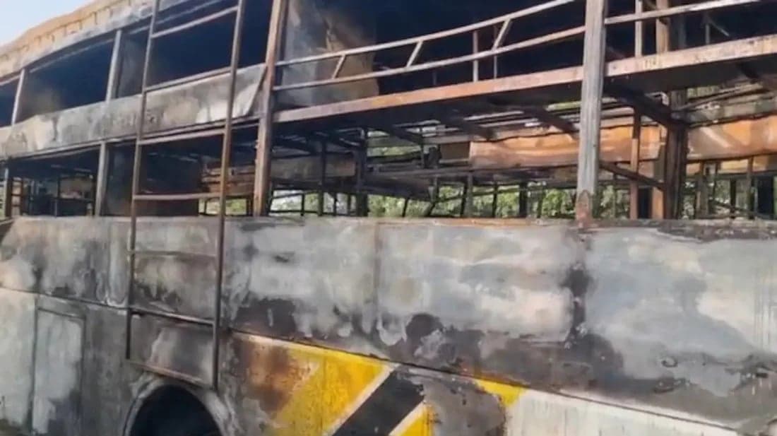 ভারতে পর্যটকবাহী স্লিপার বাসে ভয়াবহ আগুন, ৯ যাত্রীর প্রাণহানি
