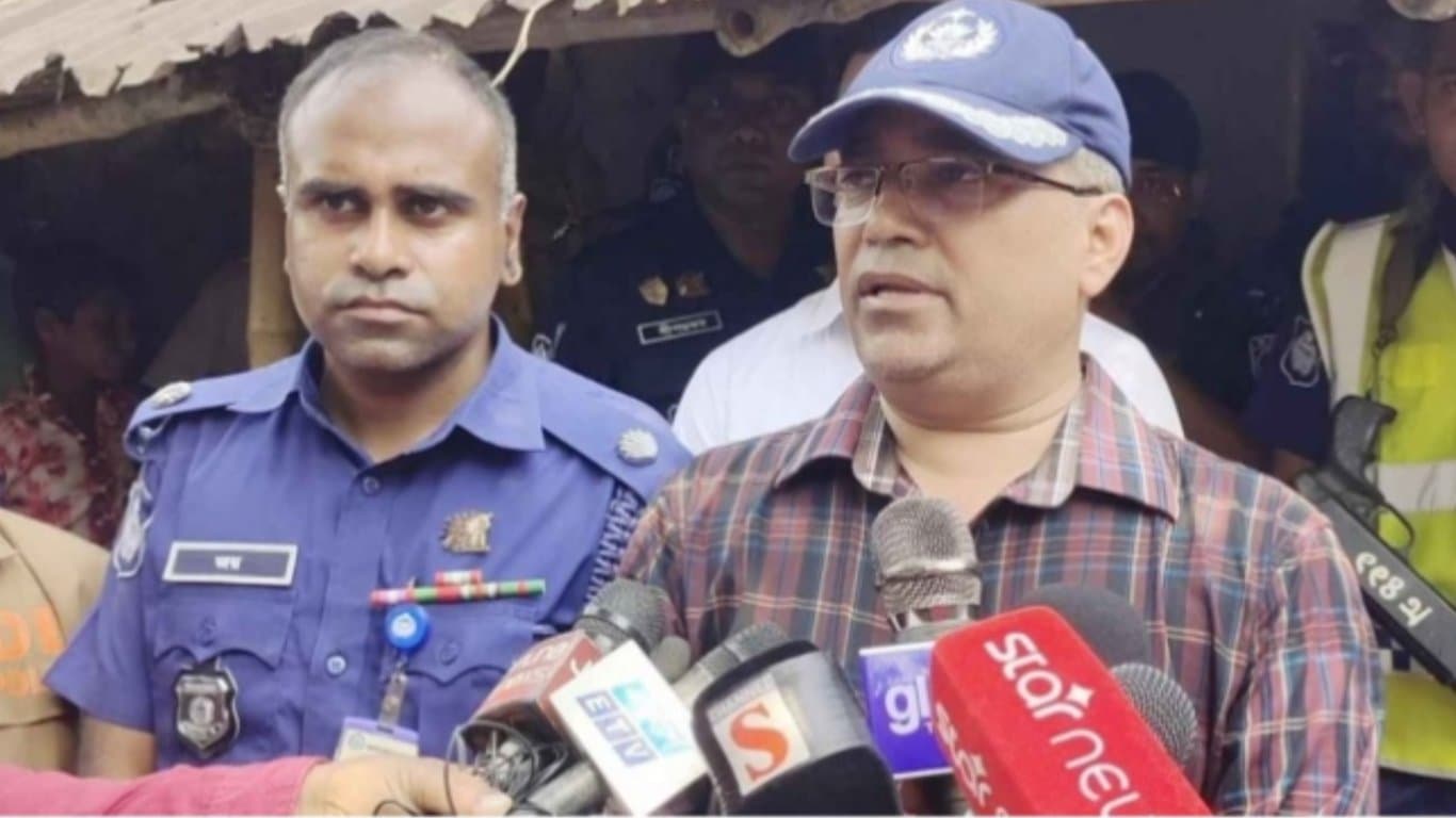 নওগাঁয় ৪ খুনের ঘটনা ডাকাতি নয়, জমি বিরোধে হত্যা: পুলিশ সুপার