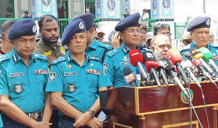 আইনশৃঙ্খলা ভঙ্গ করলে শক্ত হাতে দমনের হুঁশিয়ারি ডিএমপি কমিশনারের