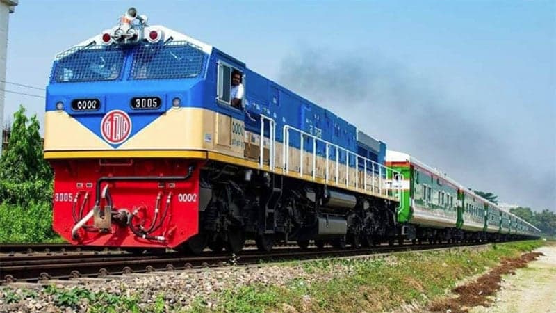 সারা দেশে ট্রেন চলাচল বন্ধ
