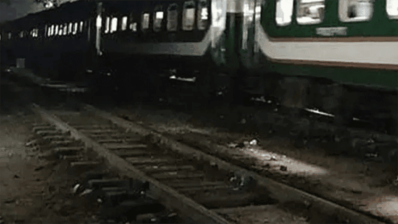 রেললাইনে টিকটক করতে গিয়ে ট্রেনে কাটা পড়ে ২ যুবক নিহত