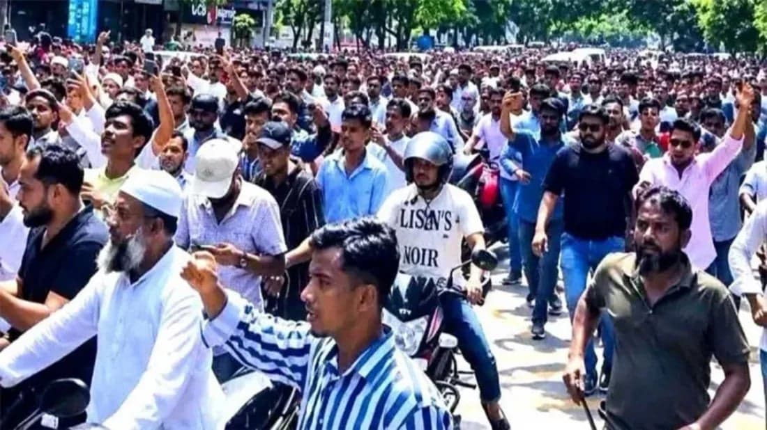 গুলশানে ‘জয় বাংলা’ স্লোগানে মিছিল: ২৪ জনের ১০ দিনের রিমান্ড