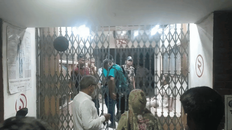 থানায় স্বেচ্ছাসেবক দল নেতাকে মারধর, ওসিসহ ৫ পুলিশ ক্লোজড