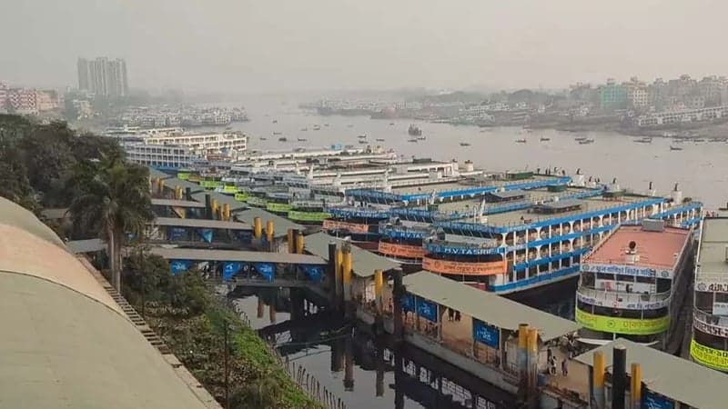 ঢাকা থেকে ৬ গন্তব্যে নৌযান চলাচল বন্ধ