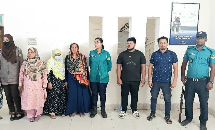 থানার ভেতরে ‘জয় বাংলা’ স্লোগান, টঙ্গীতে কৃষক লীগ নেতার পাঁচ স্বজন আটক