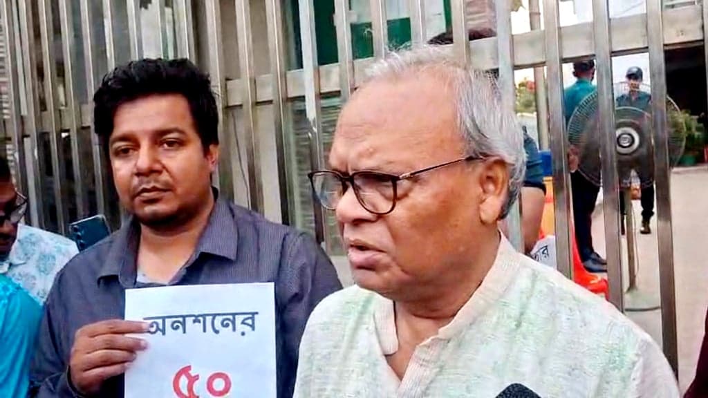 আমজনতার তারেক রহমানের পাশে দাঁড়ালেন রিজভী