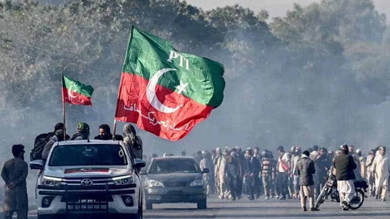 ইমরান খানের মুক্তির দাবিকে ঘিরে নিরাপত্তা বাহিনীর সঙ্গে সংঘর্ষ, নিহত ৬