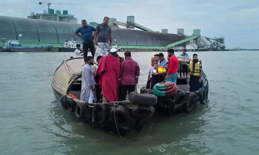 মেঘনায় ট্রলারডুবিতে নিহত বেড়ে ৫