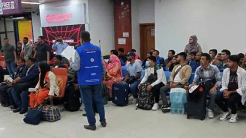 লেবানন থেকে দেশে ফিরছে ৩০ বাংলাদেশির চতুর্থ দল